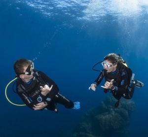 Aurore Guillon et Franz Barth Moniteur de croisière plongées OK Maldives